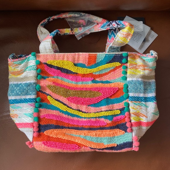 America & Beyond Daphne Small Tote NWT - Picture 1 of 9